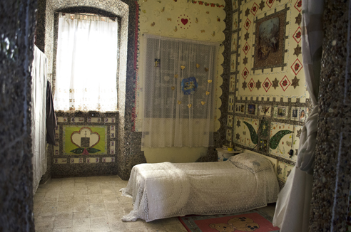 La camera da letto di Isravele. Foto di Giuseppe Puleo.
