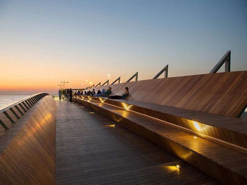 Bostanlı Footbridge e Sunset Lounge, Studio Evren Başbuğ Architects