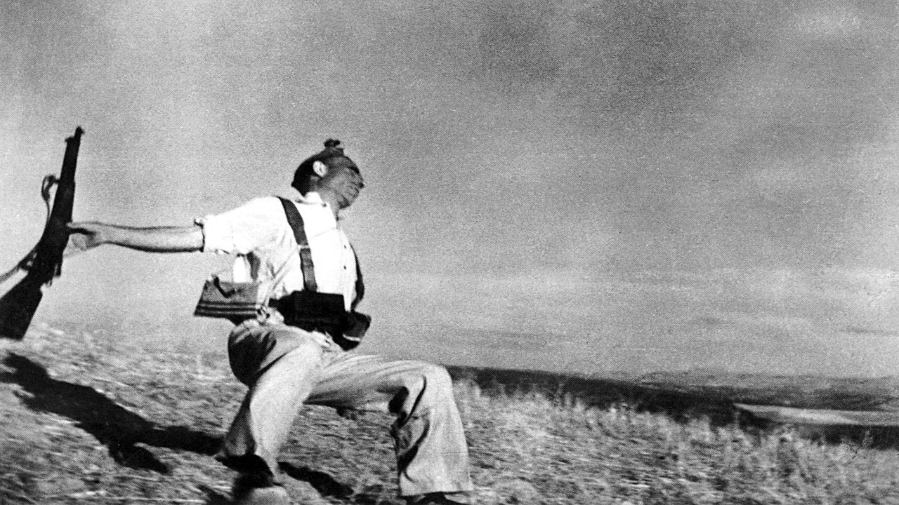 Storia della fotografia: La fotografia di guerra, Robert Capa