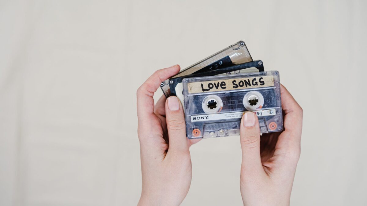 La musica come linguaggio dell’amore: come esprimere i sentimenti attraverso le canzoni